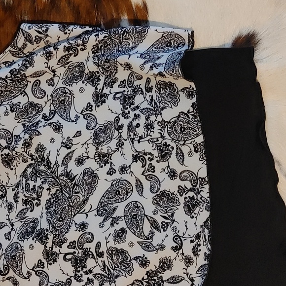 3/$50 Brochure Sleeveless Blouse Sz 3X - Picture 3 of 5